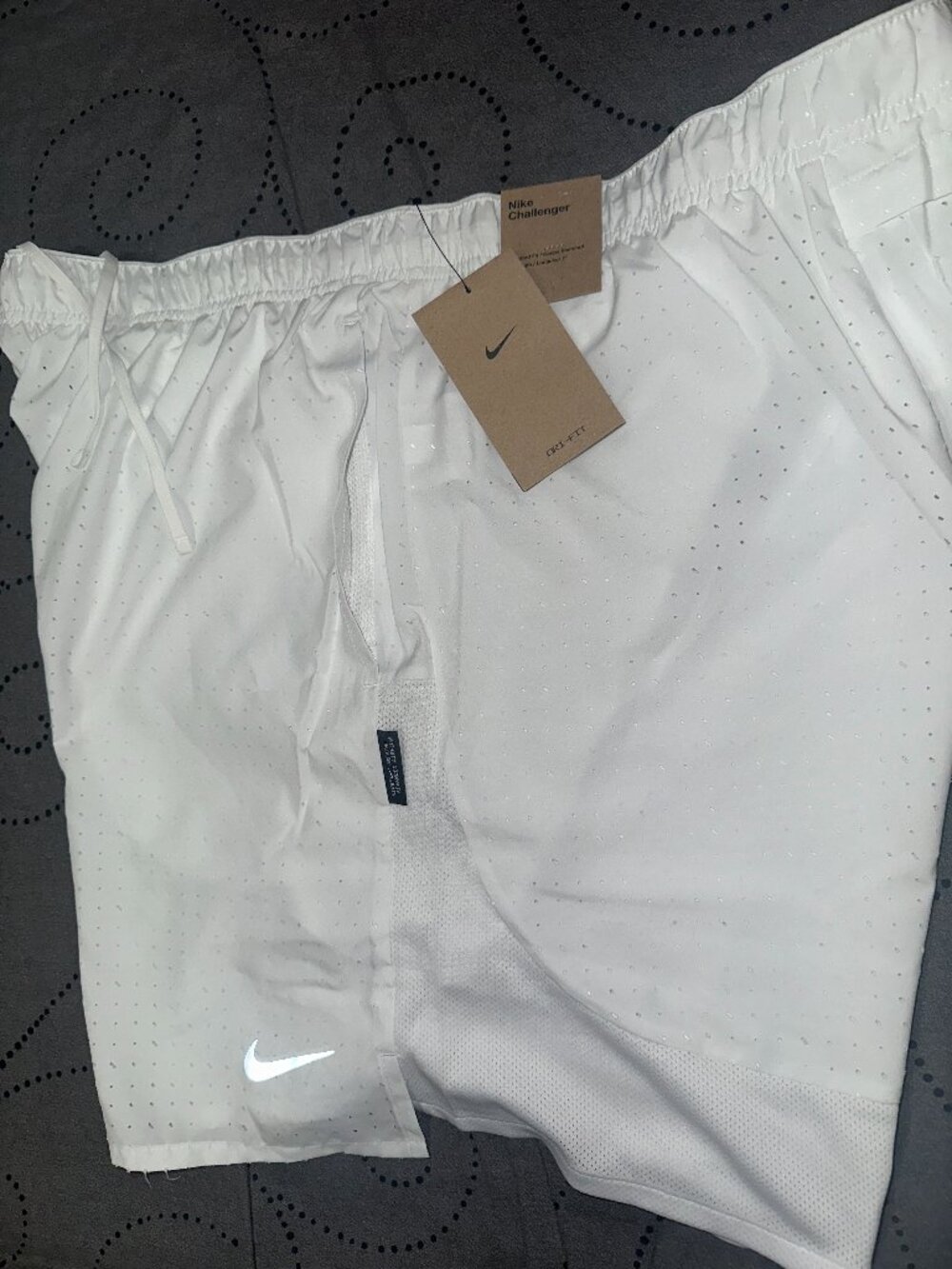 NIKE CHALLENGER BREATHE RUNNING DRI FIT #121 WHITE LINED SHORTS SIZE 2XL MEN $60